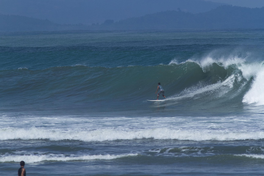 ラヌザの波とサーフィン、スリガオ・デル・スル州、フィリピン